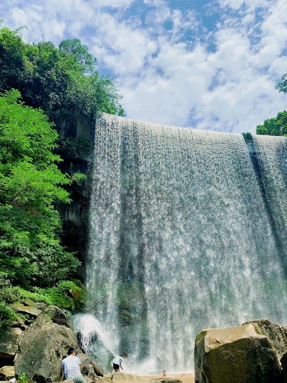 💦发现重庆主城的清凉秘境!巴国天潭瀑布打卡指南