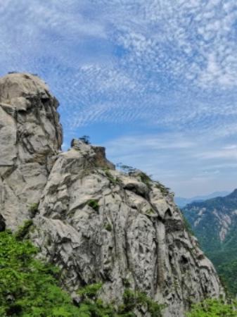 大别山哲人峰图片