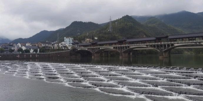 龙鳞坝景区介绍图片