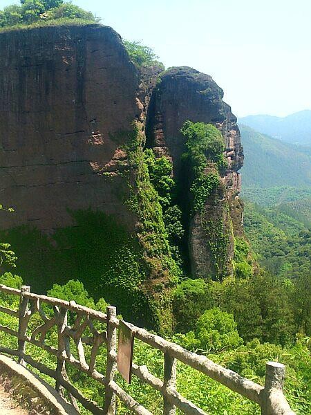 99景区名称:东西岩景区 99典型的丹霞地貌,畲族文化丰富,研学