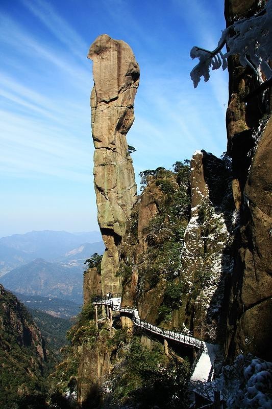 景区名称:龙虎山风景区 想要亲近自然,感受猴趣吗?来龙虎山就对了!