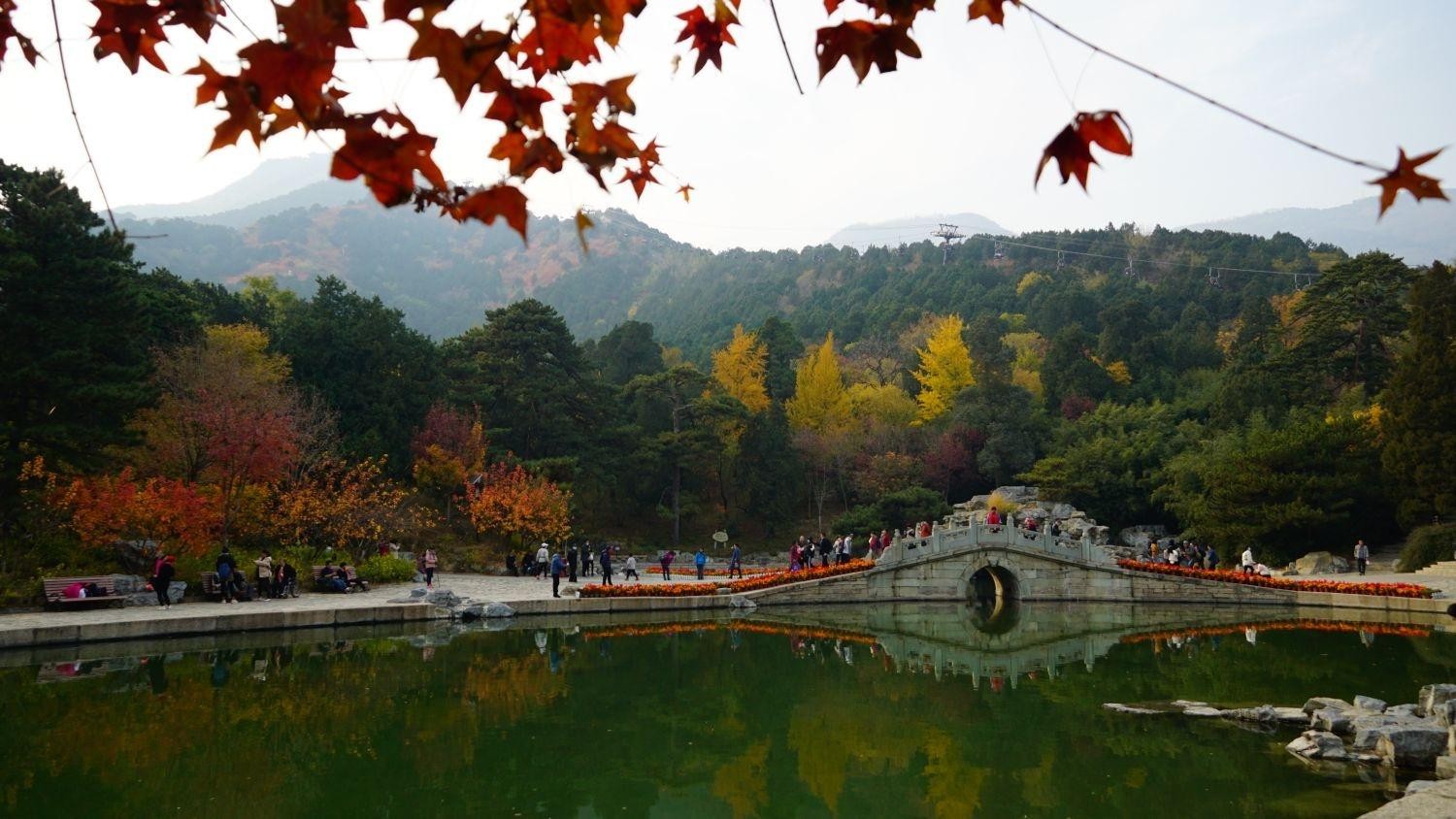 香山眼镜湖图片