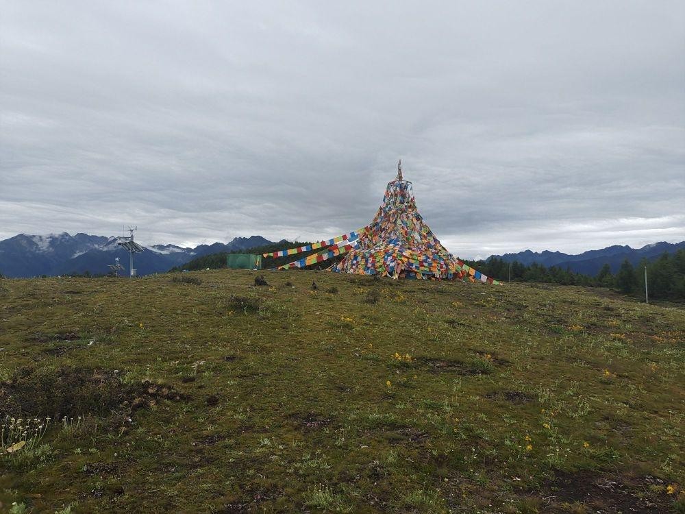 俄初山风景区图片