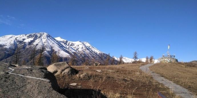 额敏县野果林风景区图片