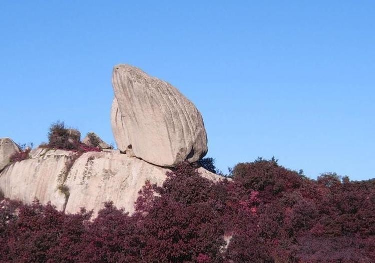 天柱山飞来石图片