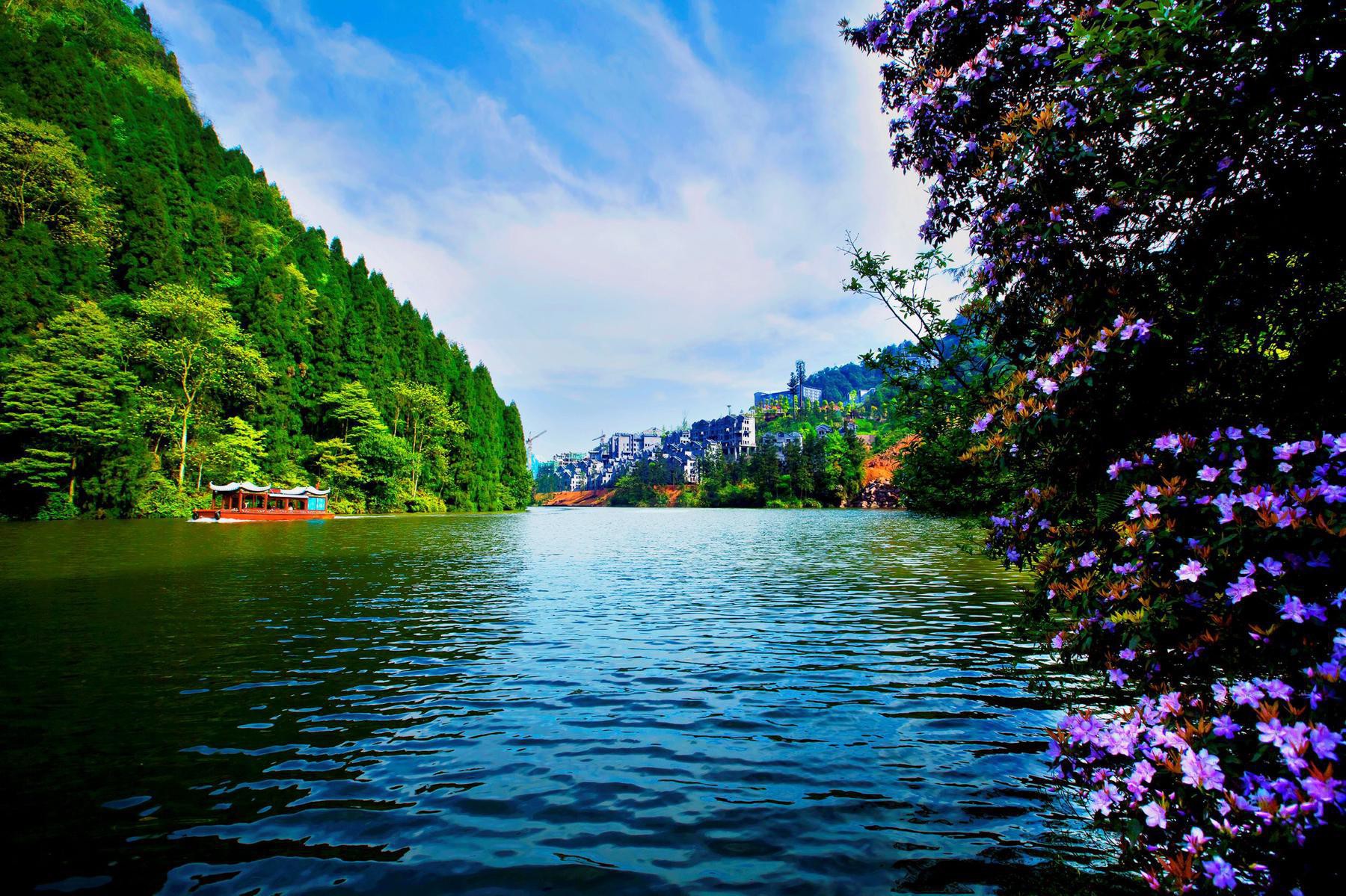 永川桃花源和四面山国家级风景名胜区各有千秋,我们一起来对比一下!