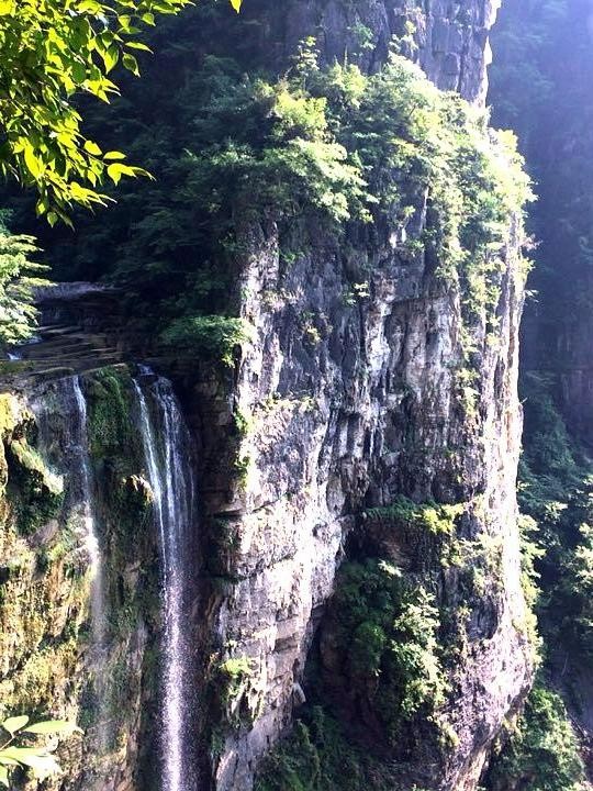 娄底飞水大峡谷图片