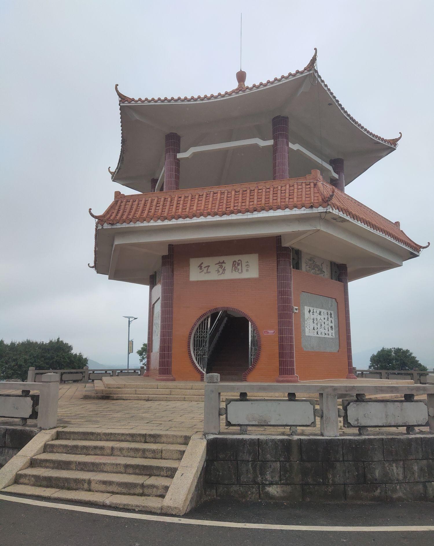 这座位于茂名市高州市元坝大道的旅游景点