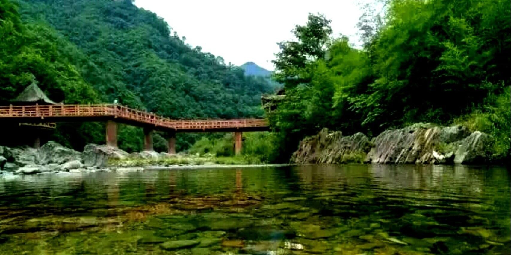 阳坝亚热带生态旅游风景区 第一站:两当兵变纪念馆 位置:甘肃省陇南