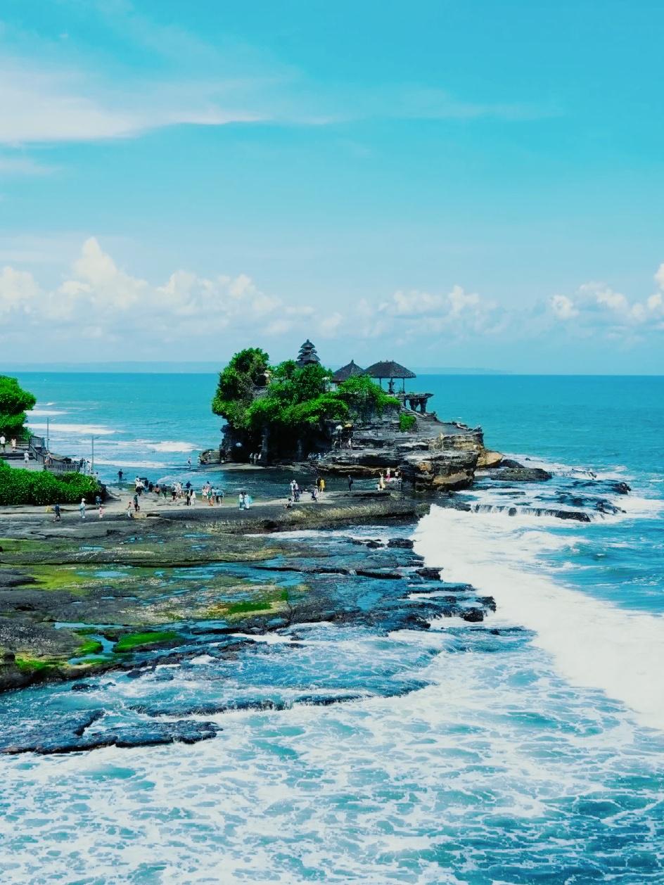 来到印度尼西亚的巴厘岛,我仿佛置身于一个充满异域风情的热带天堂