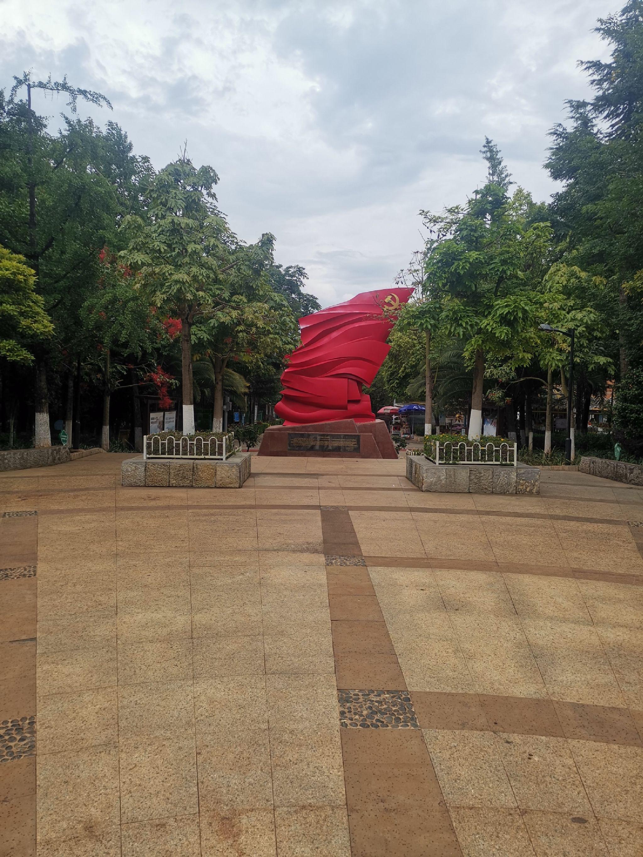 来昆明游玩,顺便打卡三台山公园与郑和公园～～～美景尽收眼底,悠闲