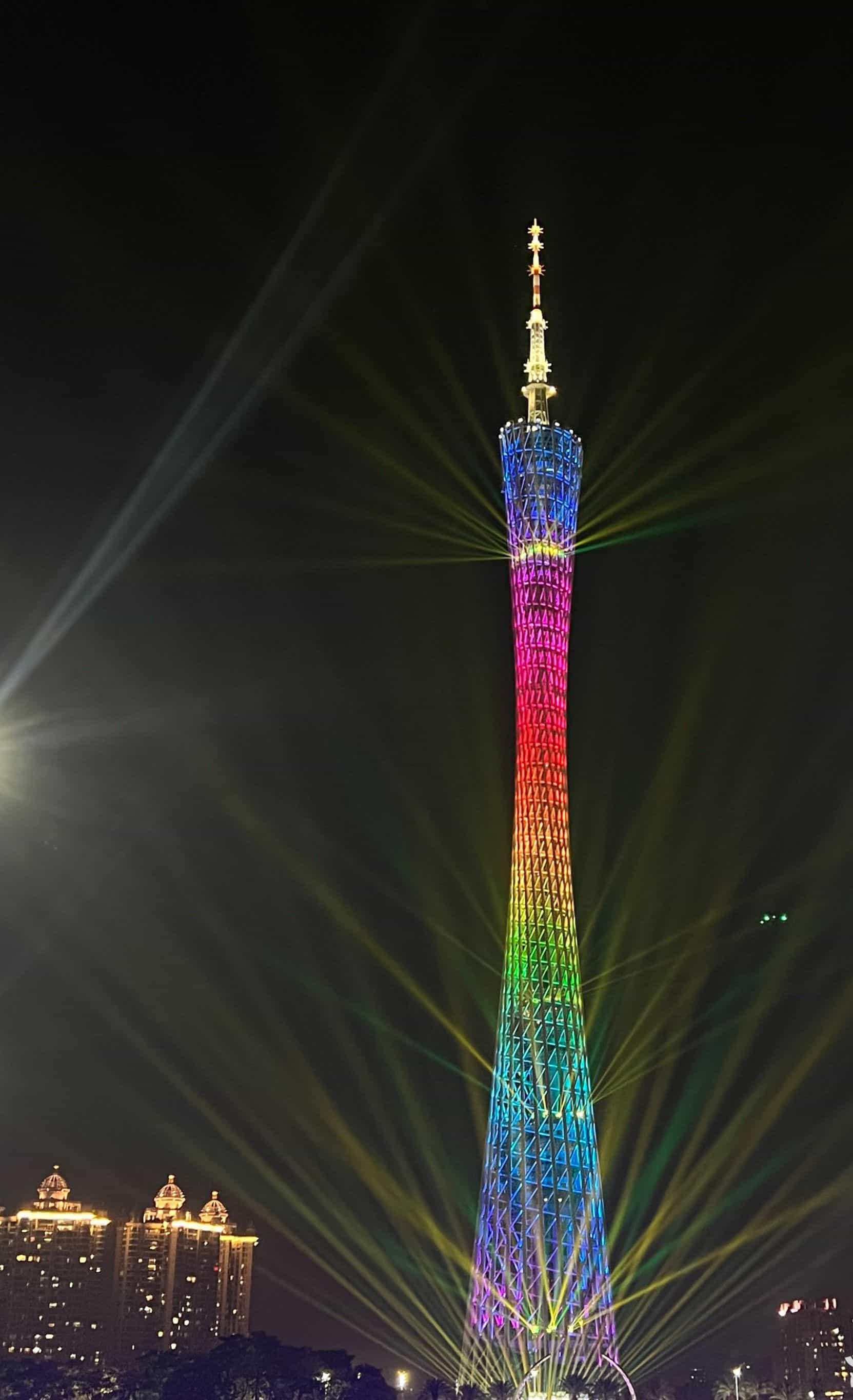 逛了一小会就去永庆坊了,待了2个小时,然后直接前往广州塔,晚上欣赏了