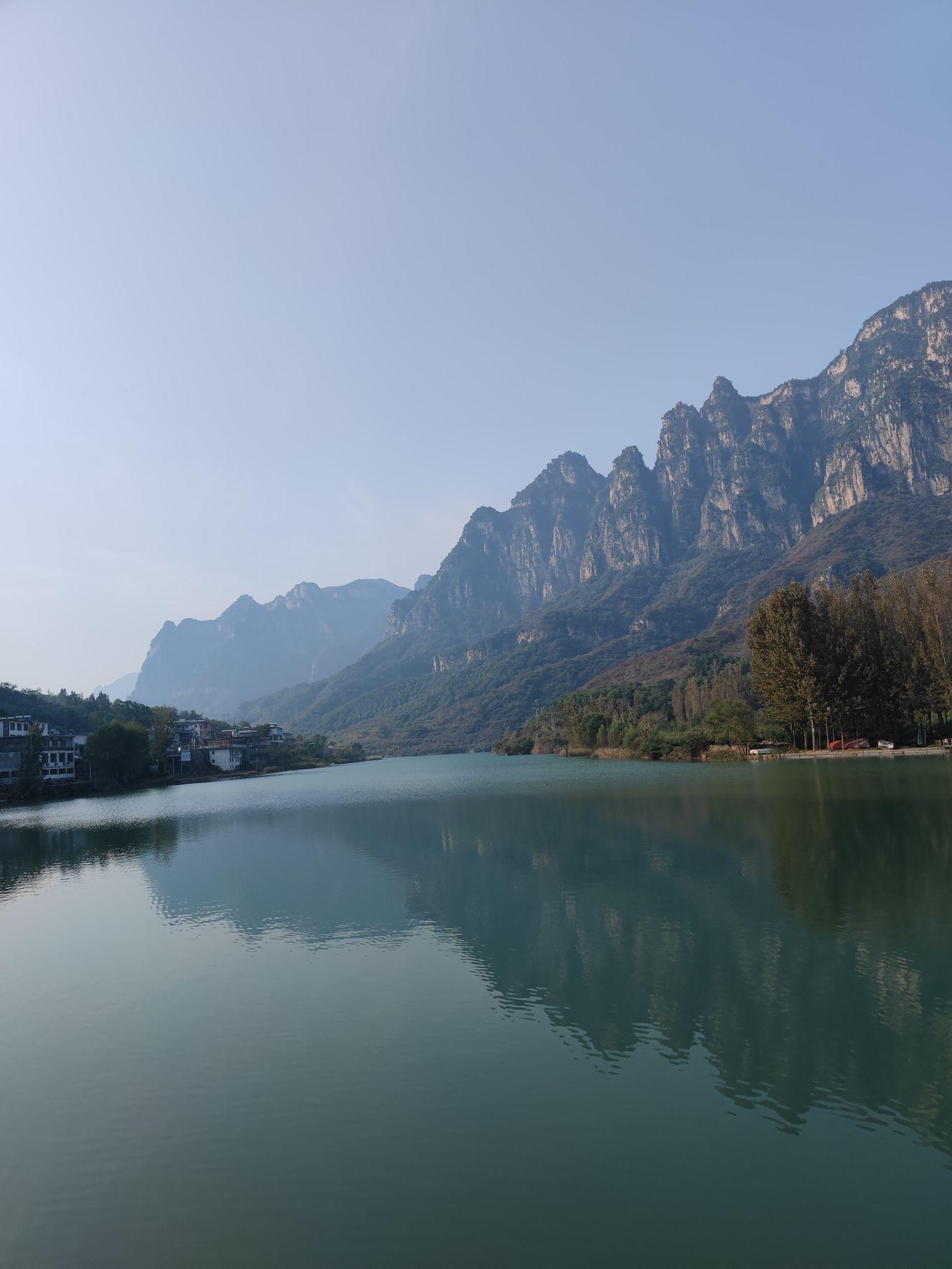 这次游玩长治市,选择了两个颇具特色的景点——金灯寺和岳家寨景区