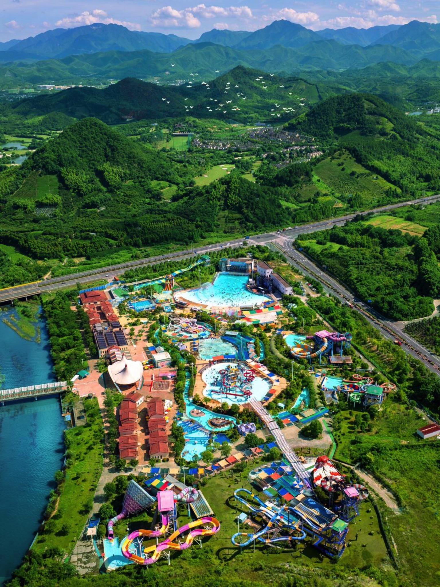 探秘尚书·乡趣谷 安吉欢乐风暴水上乐园!🌊🏰