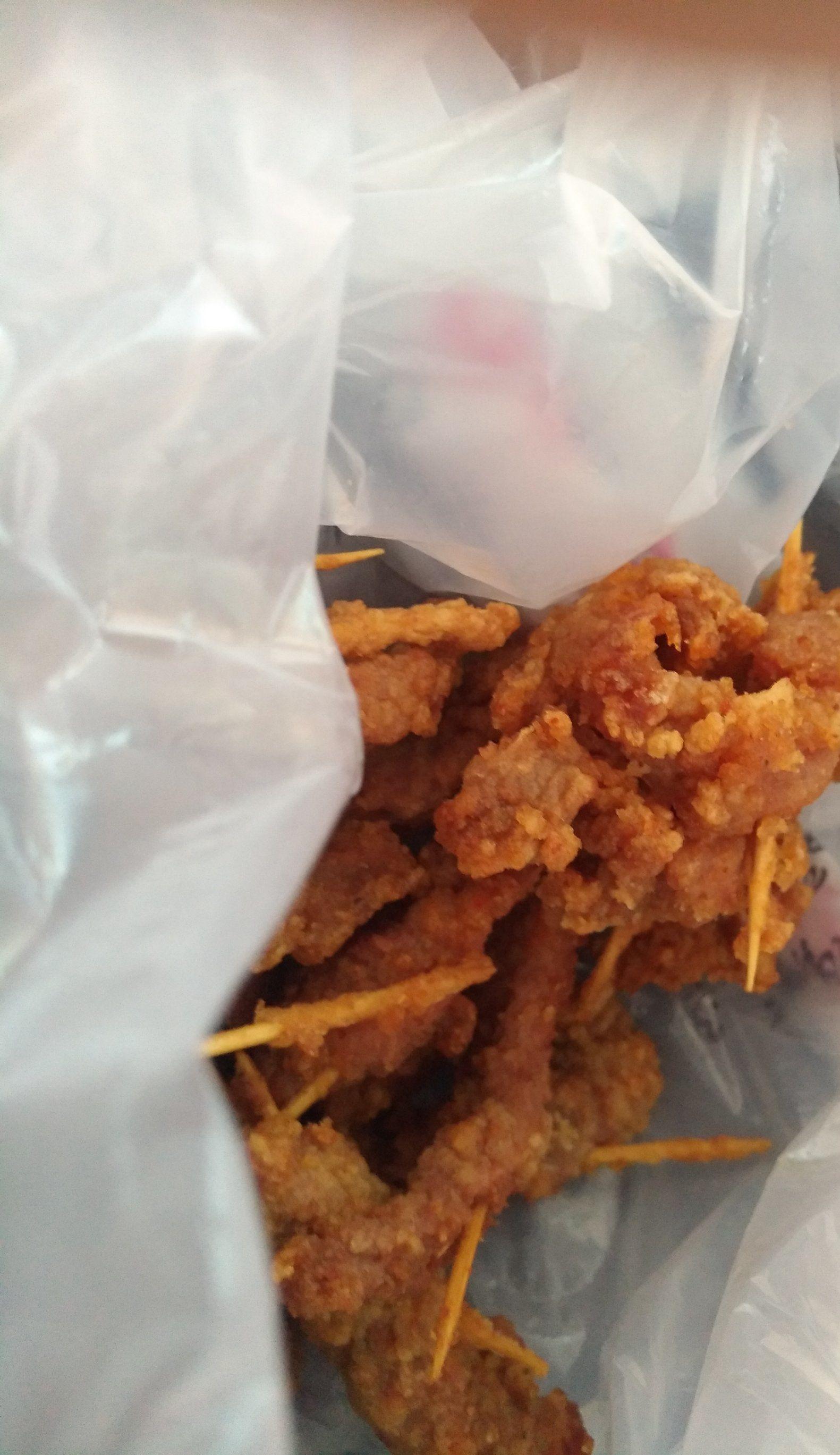 国梁烤鸡,这家熟食店就坐落在张店区赵王路3132号,营业时间:09:30200