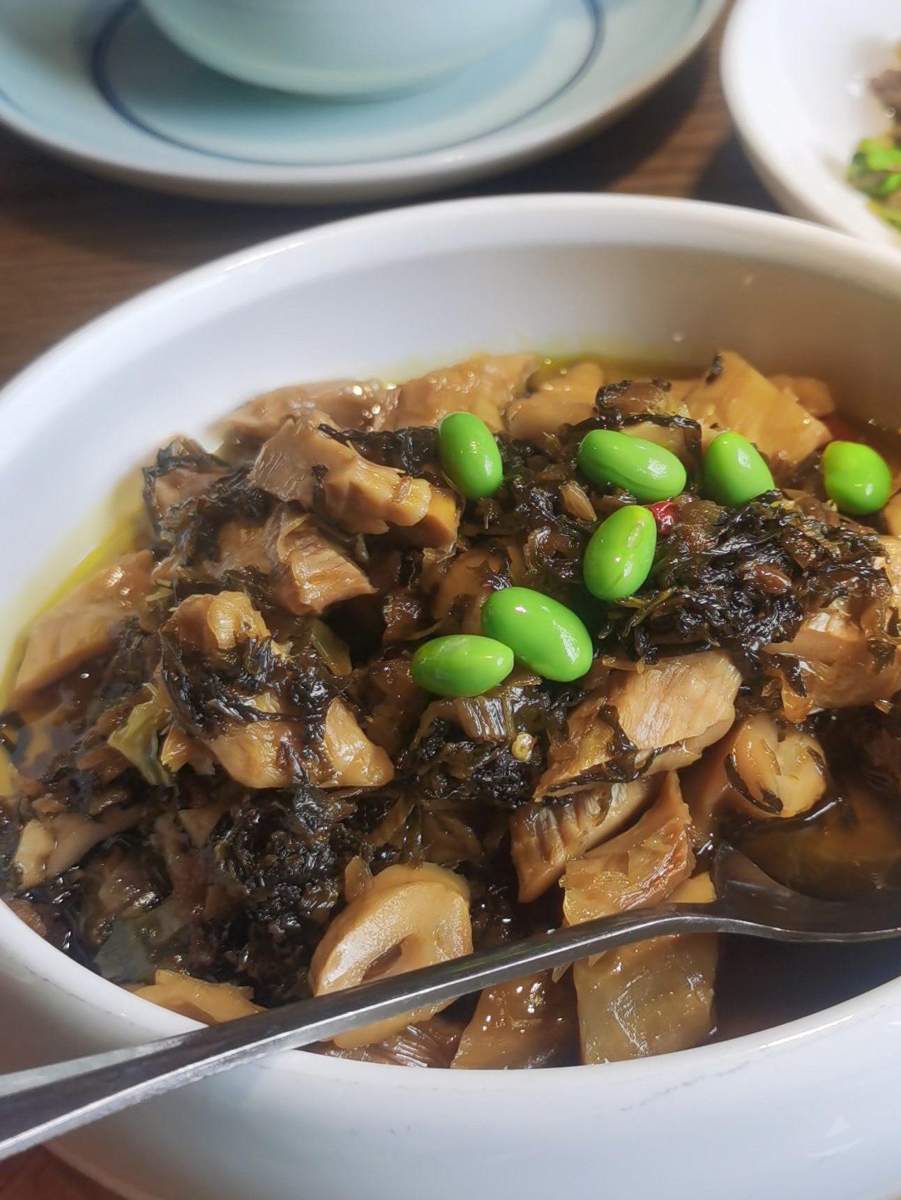 大方传统菜营业时间:10:30-13:30和16:30-20:30,让你可以在不同时间
