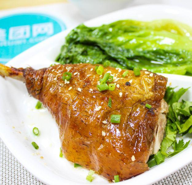 9元,鹅腿饭36元,鸭鹅饭28元,白切鸡例牌30元,白切鸡