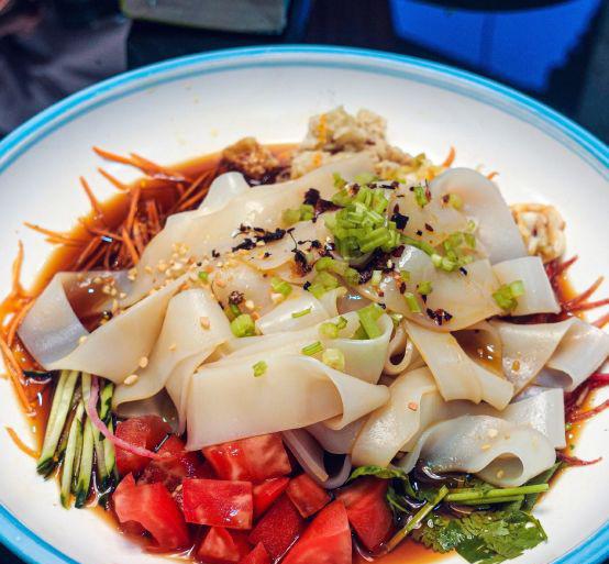 位于五塔寺西街五塔寺北门西100米路口西北角的德顺源,是一家口味地道