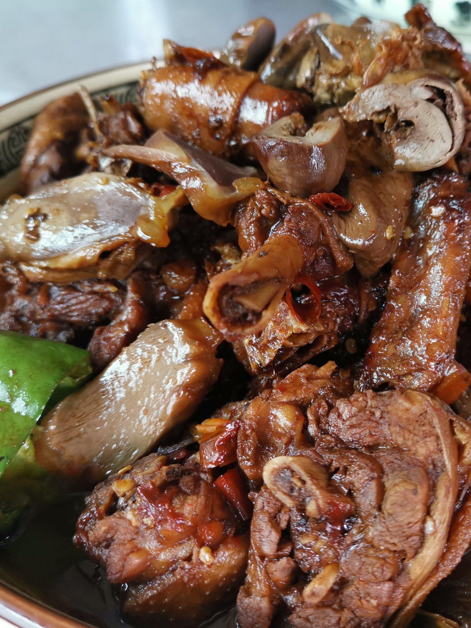 不要误判我 新坊馨一老鹅馆人均96,推荐红烧老鹅,更惊喜的是鹅头里的