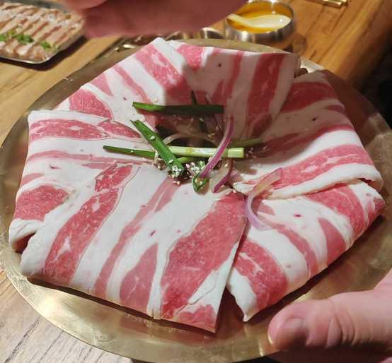 我这位不太会吃辣福建人来到韩盛炭火烤肉,看着网上