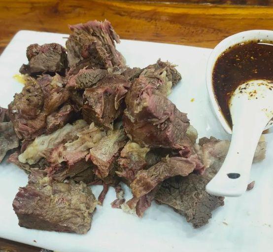 这家饸饹面店位于郏县冢头镇,是总店