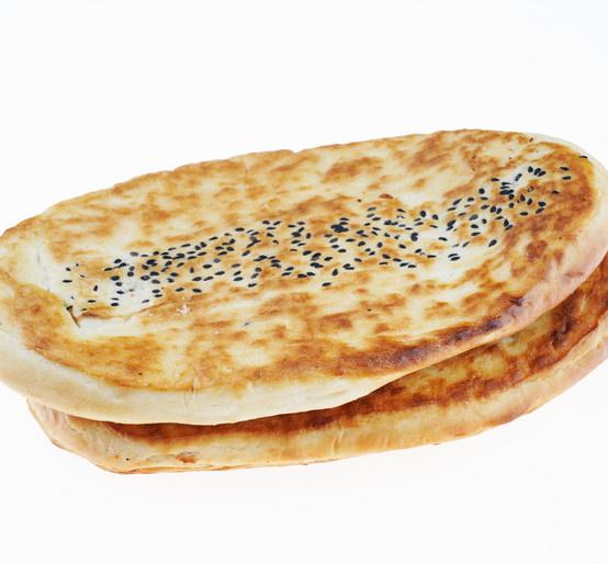 店里的烧饼味道正宗 他们家的特色菜品也是多种多样,有糖火烧,芝麻酱